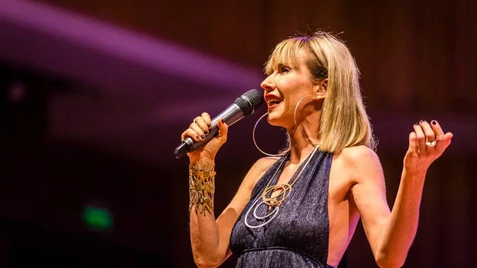  Inés Estévez, Miss Bolivia, Sofía Viola y Lidia Borda en el ciclo "Mujeres Cantoras"