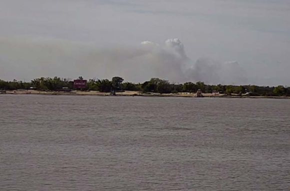 De nunca acabar: siguen las quemas en las islas y el municipio envió un avión hidrante