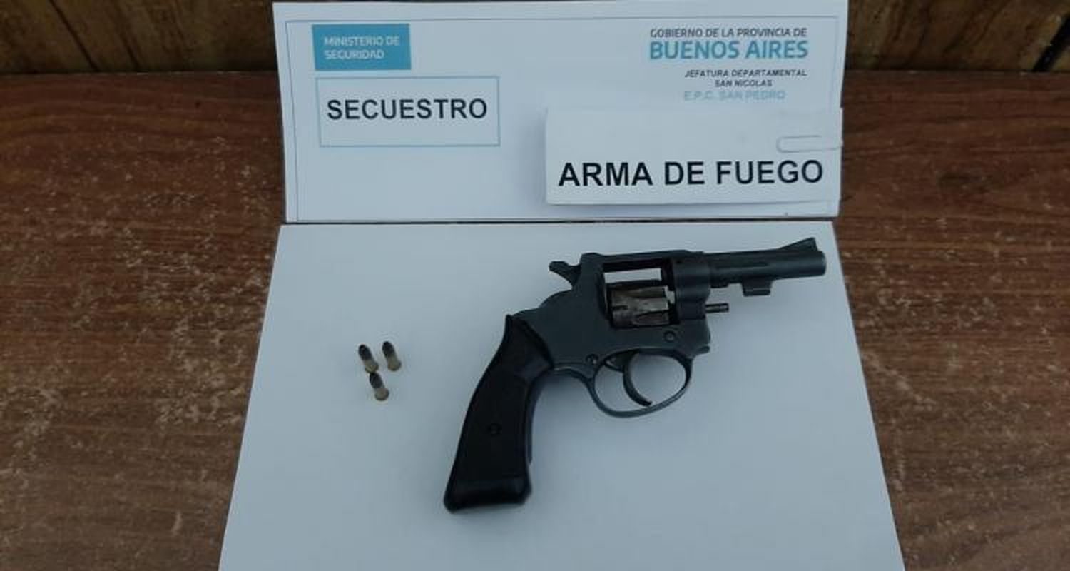 Conflicto vecinal terminó con una aprehendido por portar un arma de fuego
