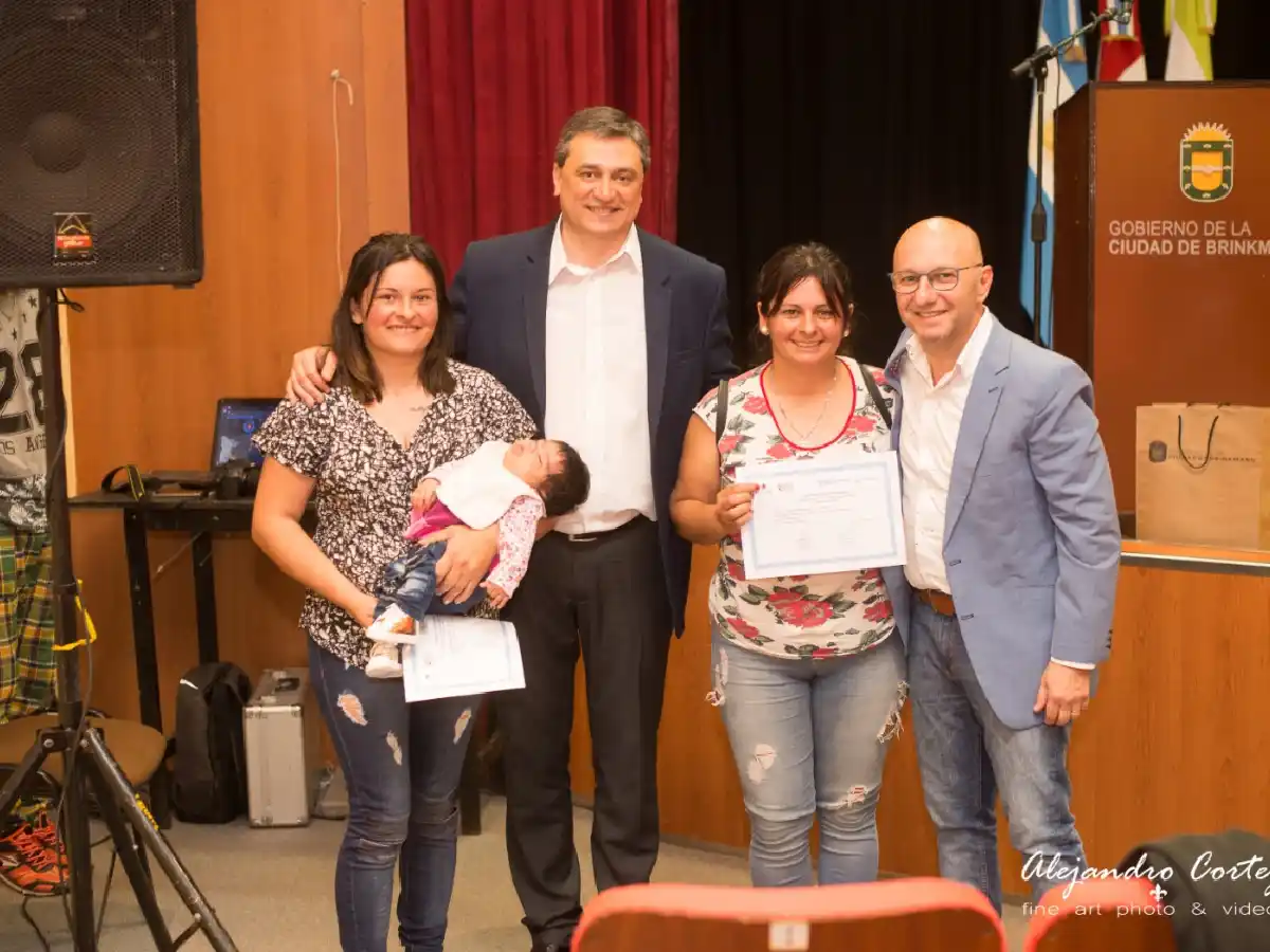 Brinkmann: entregaron 92 créditos para emprender 