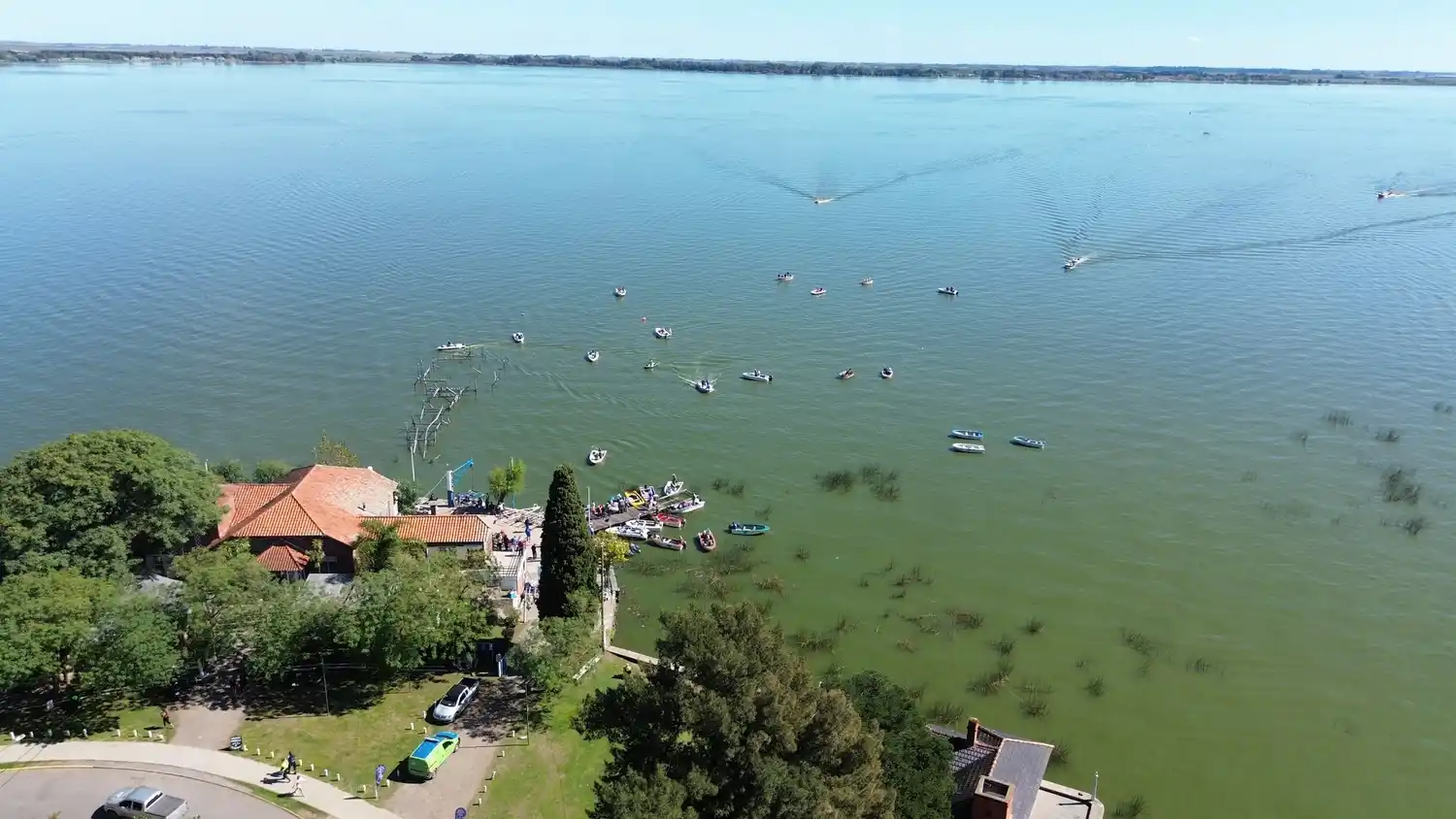 Chascomús vuelve a destacarse por la pesca: el pejerrey reaparece y la laguna gana protagonismo a nivel nacional