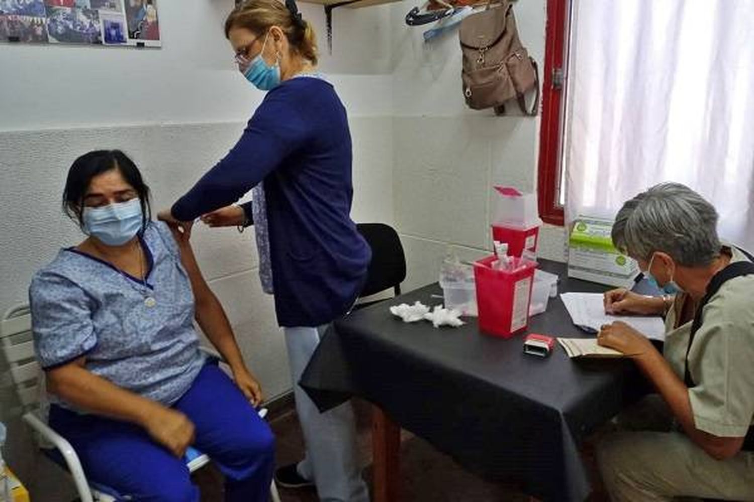 Comienza la aplicación de dosis de refuerzo contra el Covid-19 a personal de salud
