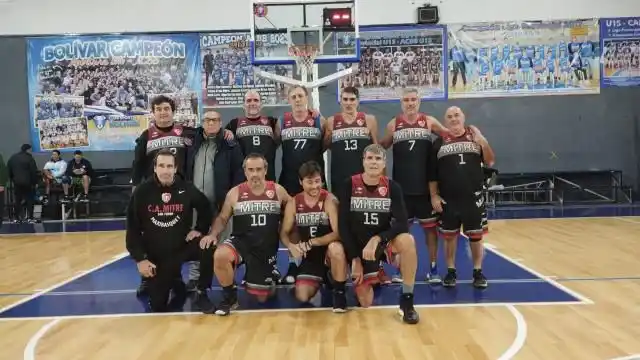 El equipo de maxi básquet de Mitre participó de un encuentro internacional en Villa Carlos Paz.