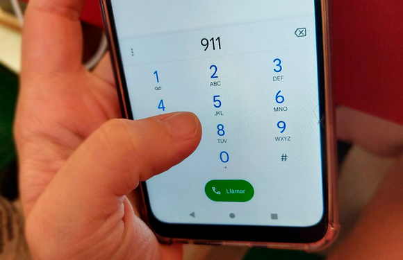 Alerta en el 911: confusa situación con el caso de una joven que fue subida a un auto