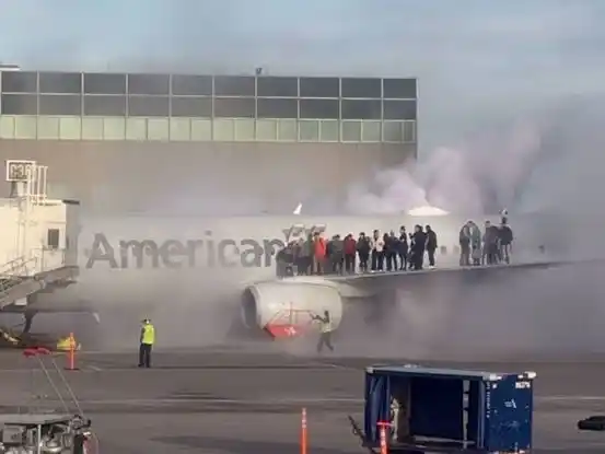 Evacúan un avión de pasajeros en EE. UU. por incendio en sistema de frenos