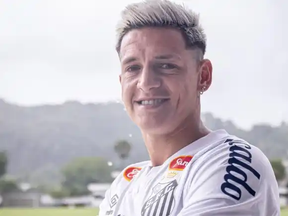 El concordiense Leo Godoy ya es jugador del Santos hasta finales de año