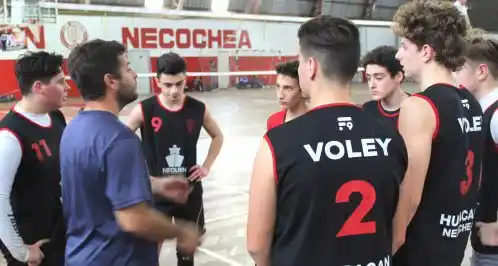 Juveniles del voley de Huracán viajarán a Mendoza para ver la Liga de Naciones