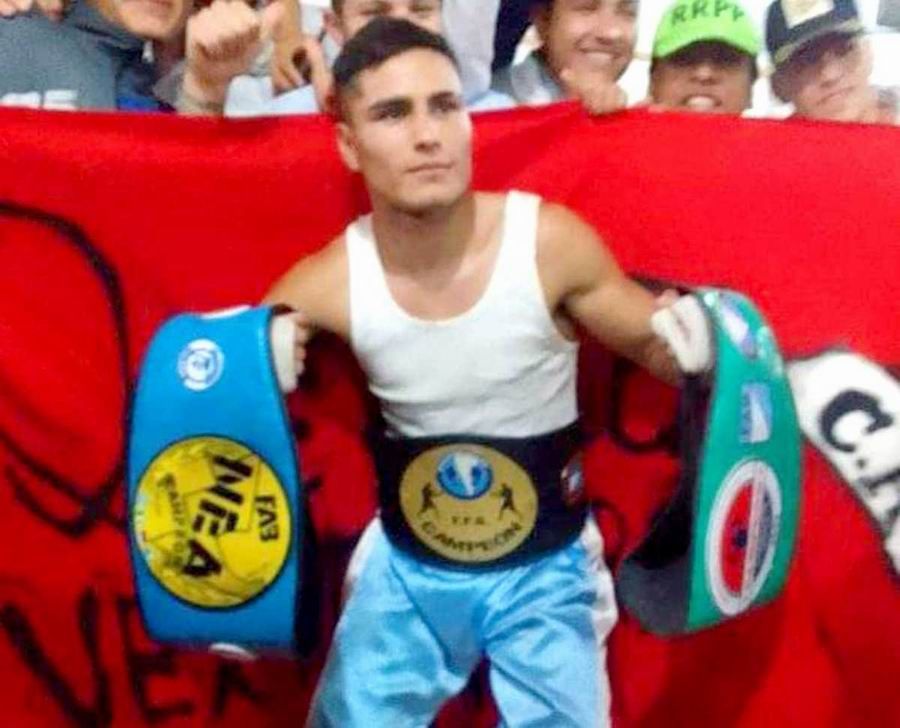 Daniel Echeverría retuvo el
cinturón ante Brian Zalada