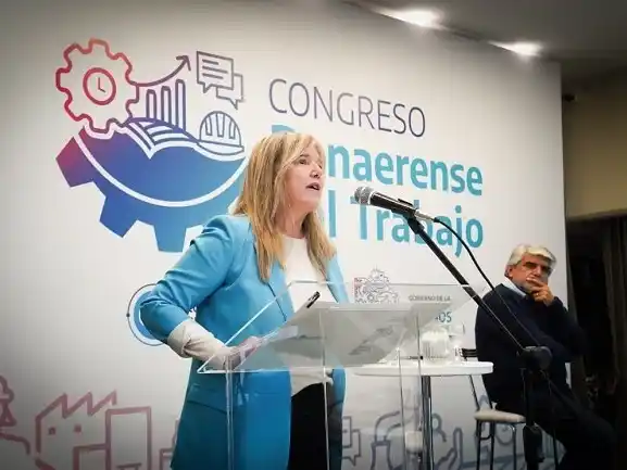 Álvarez Rodríguez afirmó que "con Axel creemos que el camino es producción y dignidad".