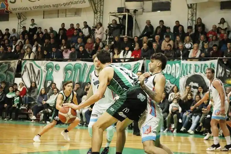 Uno por goleada, otro en el final