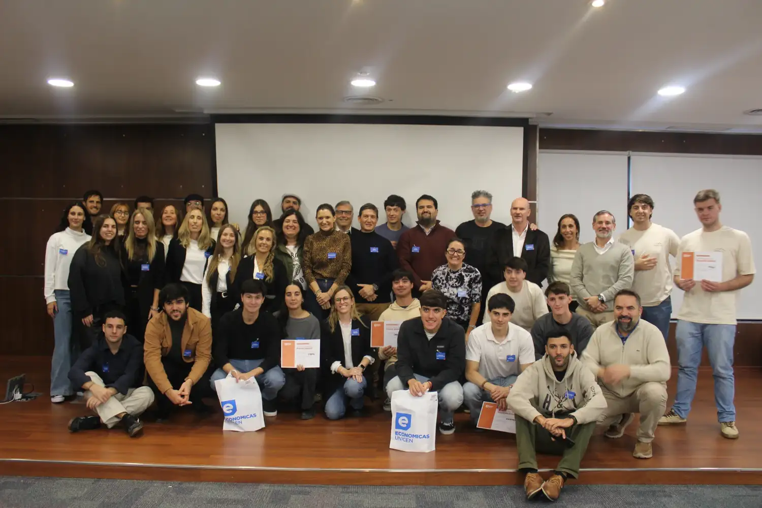 Los equipos ganadores.