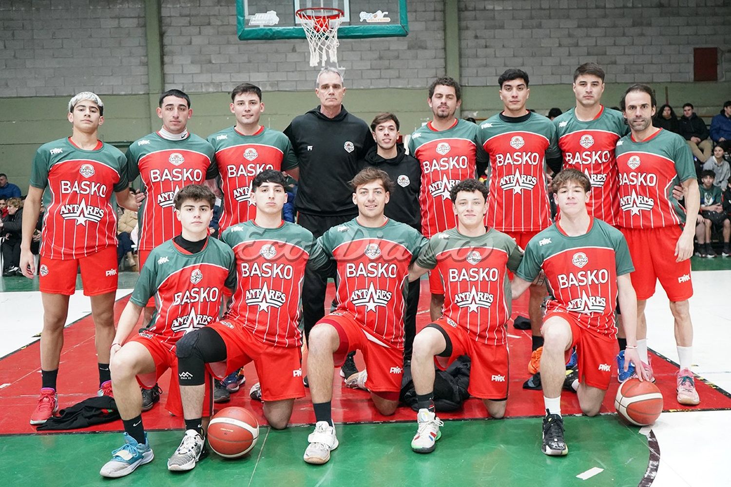El equipo de Centro Basko ganó el primer juego. De la final