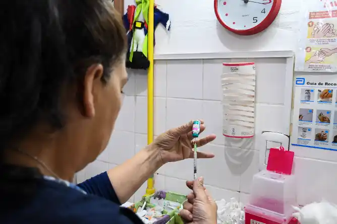 Continúa la campaña de vacunación en los Centros de Atención Primaria de la Salud