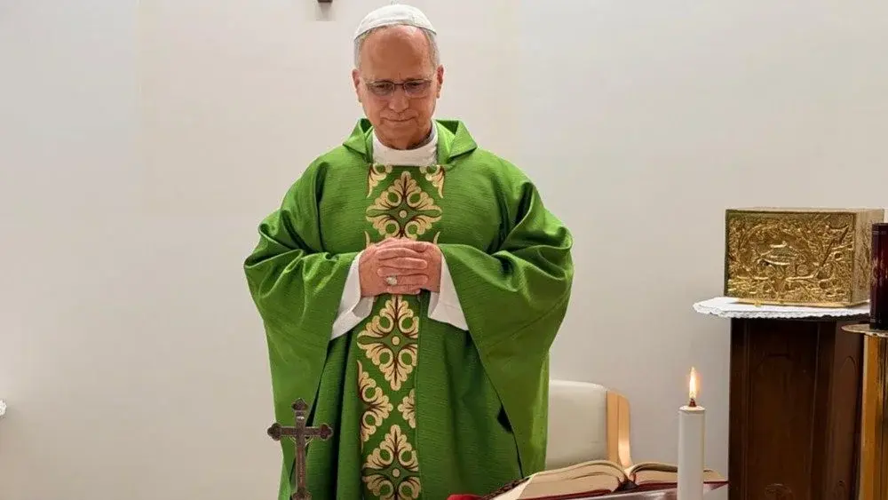 El papa León XIV recibió el alta hospitalaria tras una intervención en el pulmón derecho