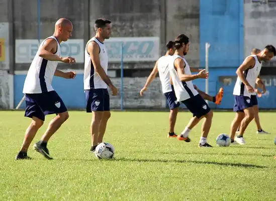Juventud visista a Estudiantes de San Luis con el objetivo de sumar