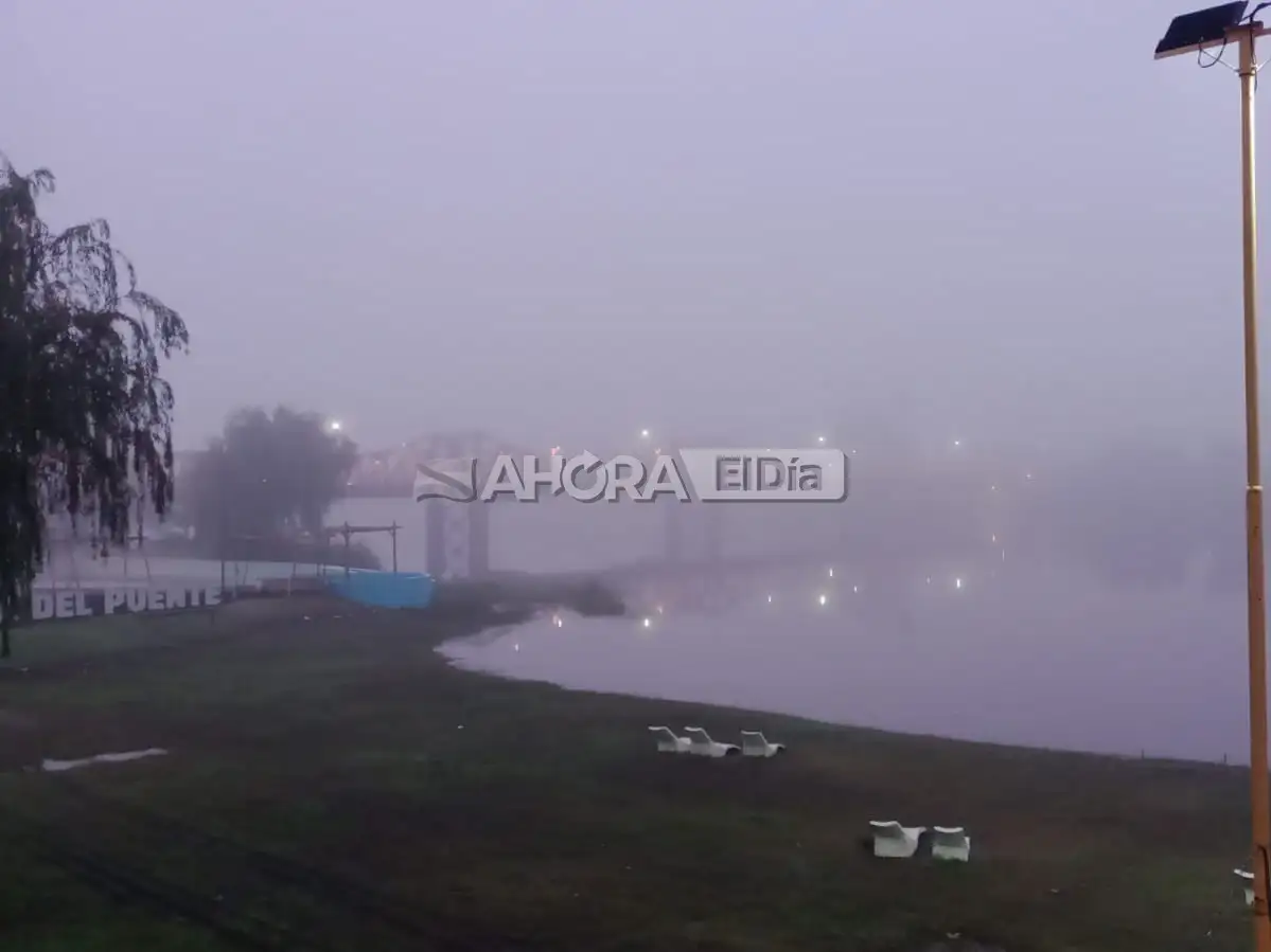 Frío y densa niebla en el comienzo de la mañana en Gualeguaychú