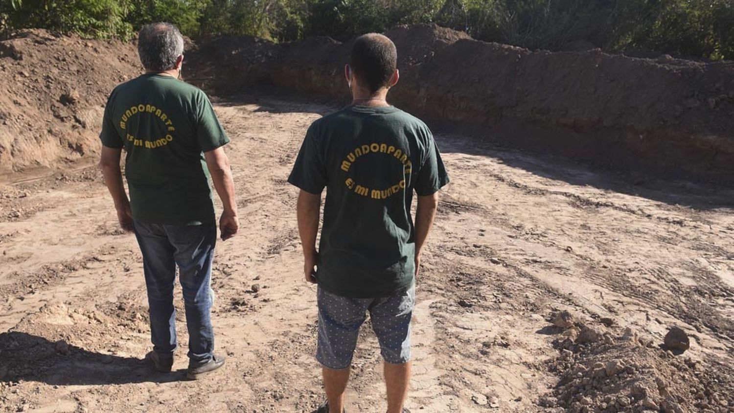 Rosario: construyen un lago artificial para atraer aves silvestres que huyen de incendios