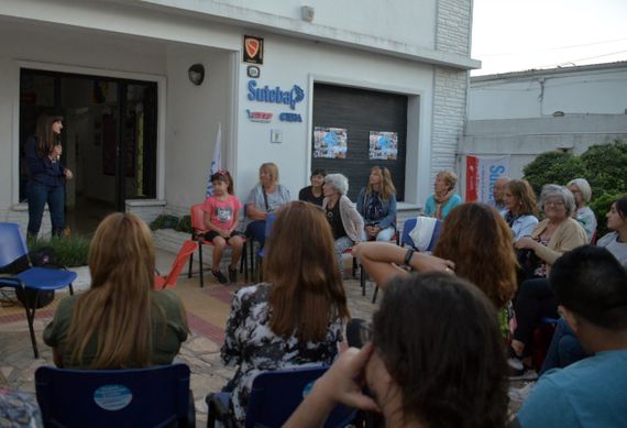 Se homenajeó con una placa en la seccional de Suteba, a los docentes locales desaparecidos en dictadura