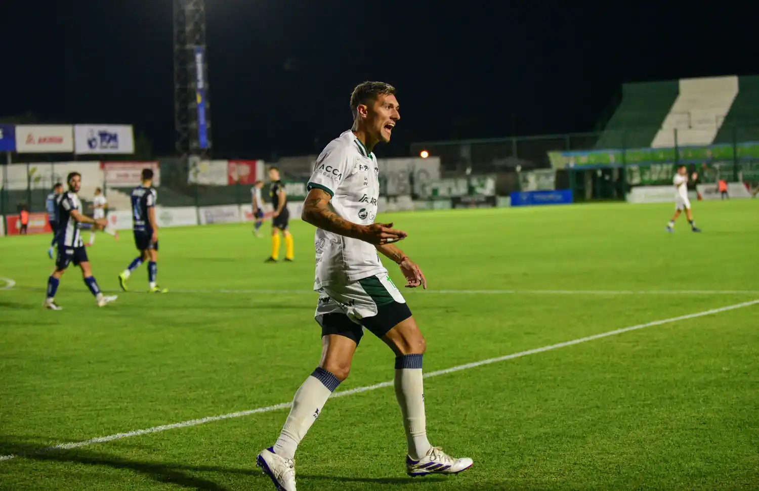 Enzo Avaro fue uno de los puntos altos del equipo de Maza.