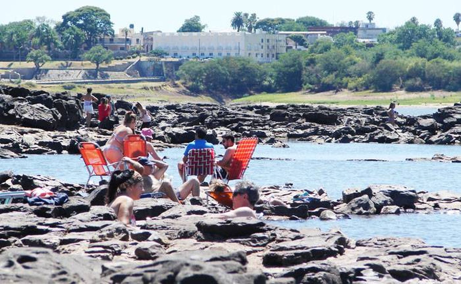 El intenso calor hizo que las playas de Concordia estén colmadas