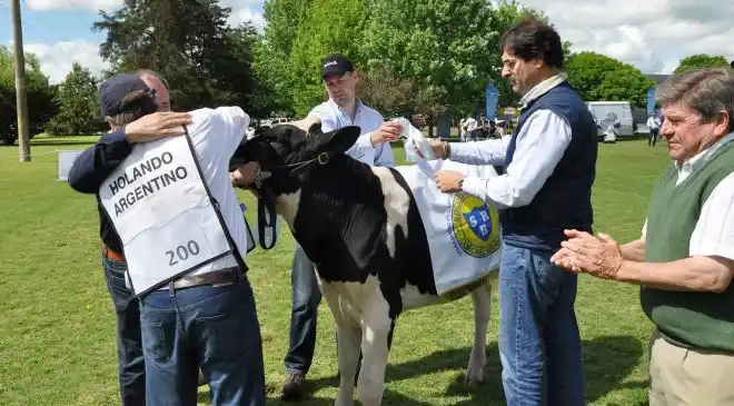 Sarquís pidió al campo "invertir y poner el hombro"