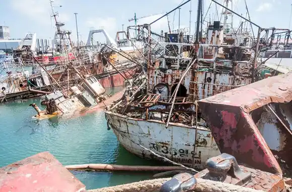 Se enfría el operativo desguace en el varadero de la Base Naval