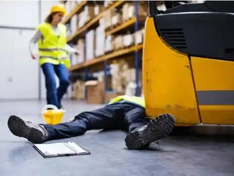 Caídas, laceraciones y amputaciones, intoxicaciones, electrocuciones y accidentes vehiculares son las causas más comunes.