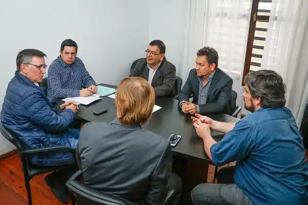 Municipalidad y Provincia trabajan en políticas de Defensa del Consumidor