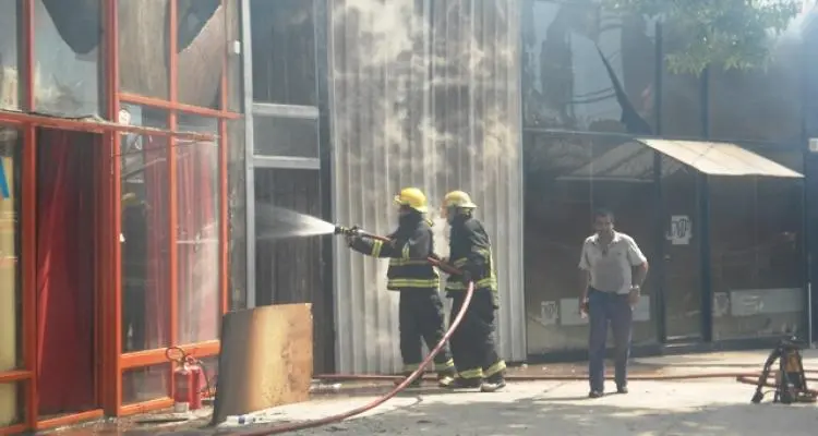 Incendio en Pellegrini al 2700: “Era sabido que en algún momento iba a ocurrir esto”