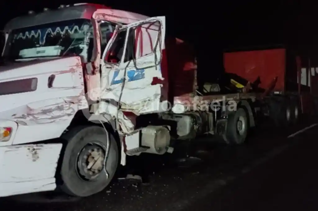 Alarma en Ruta Nacional 34 por un choque entre dos camiones con personas heridas