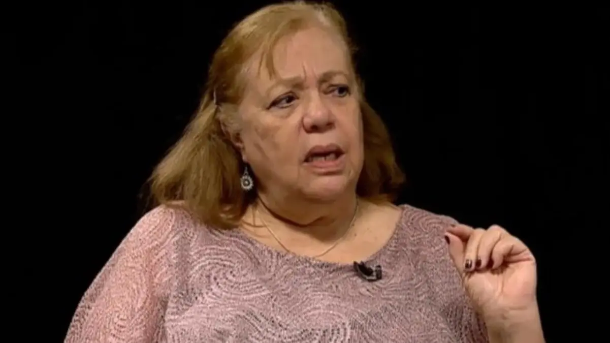 ¡DIMES Y DIRETES! CORINA YORIS desmiente que tenga doble nacionalidad