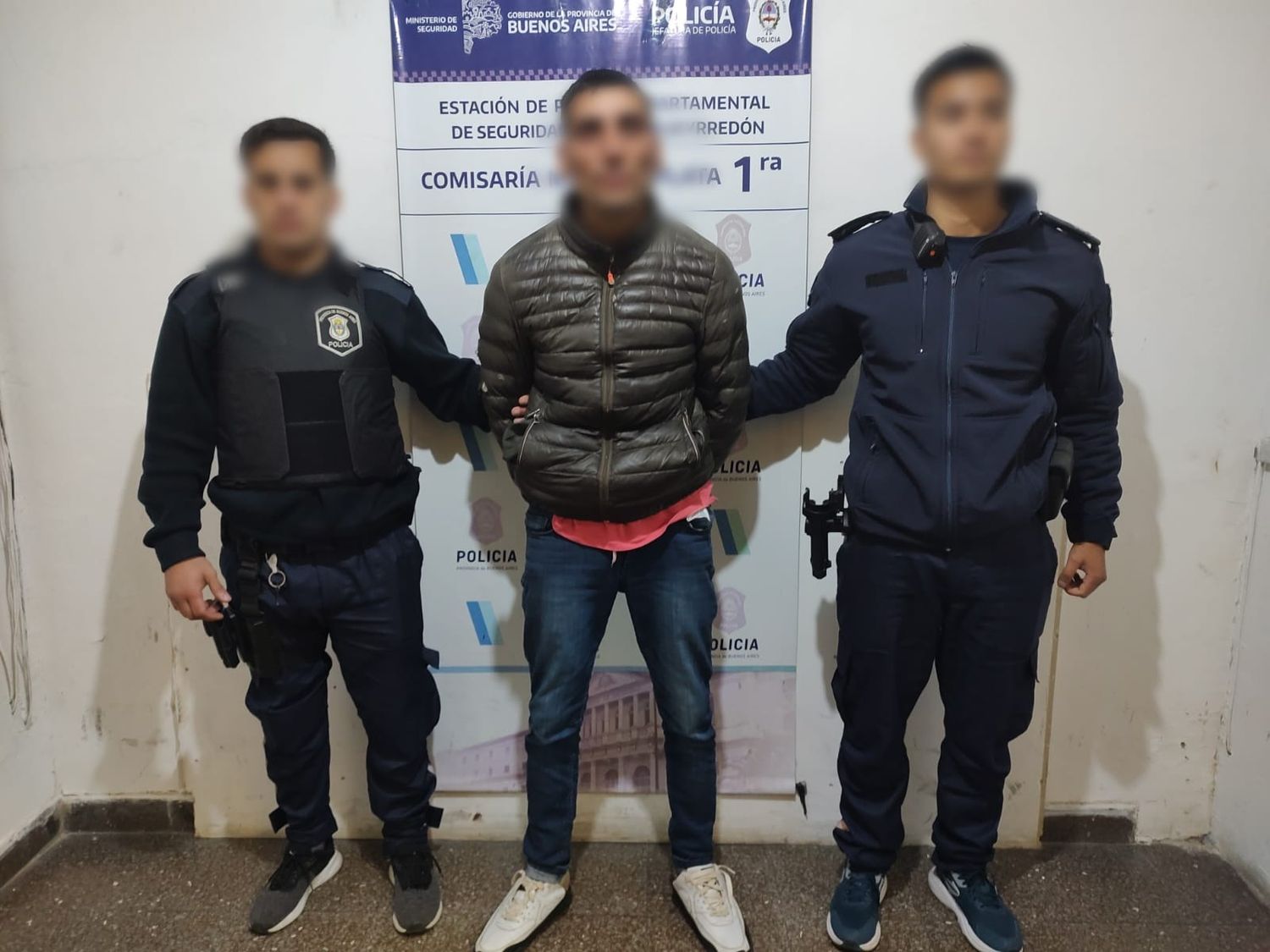 El sujeto cuenta con numerosos antecedentes, en su mayoría por robos.