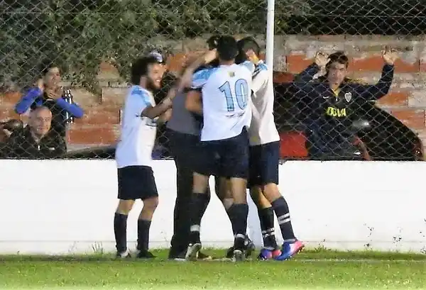 Juventud Urdinarrain venció a Central Larroque y sacó buena ventaja