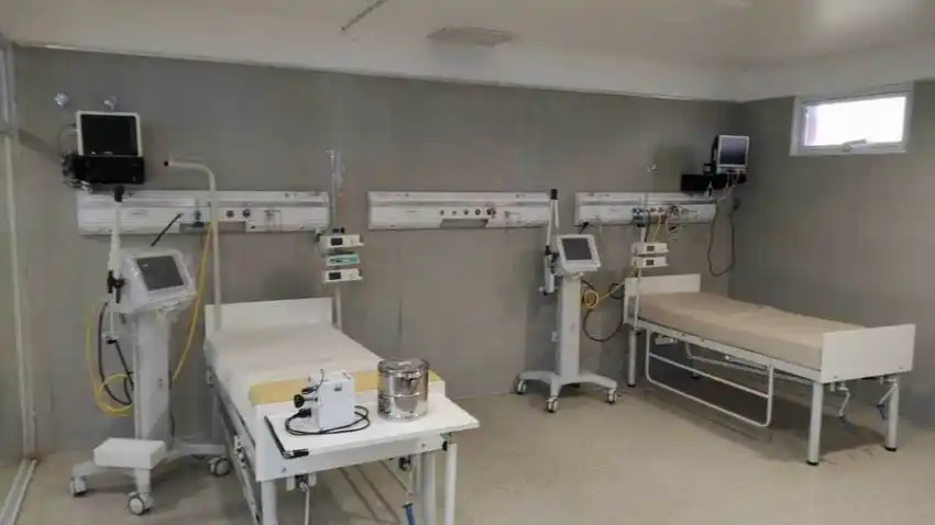 Servicio de terapia intensiva para pacientes covid-19 en el Hospital Distrital 8