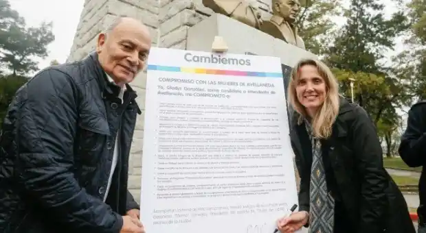 El "Momo" Venegas hace campaña en Avellaneda