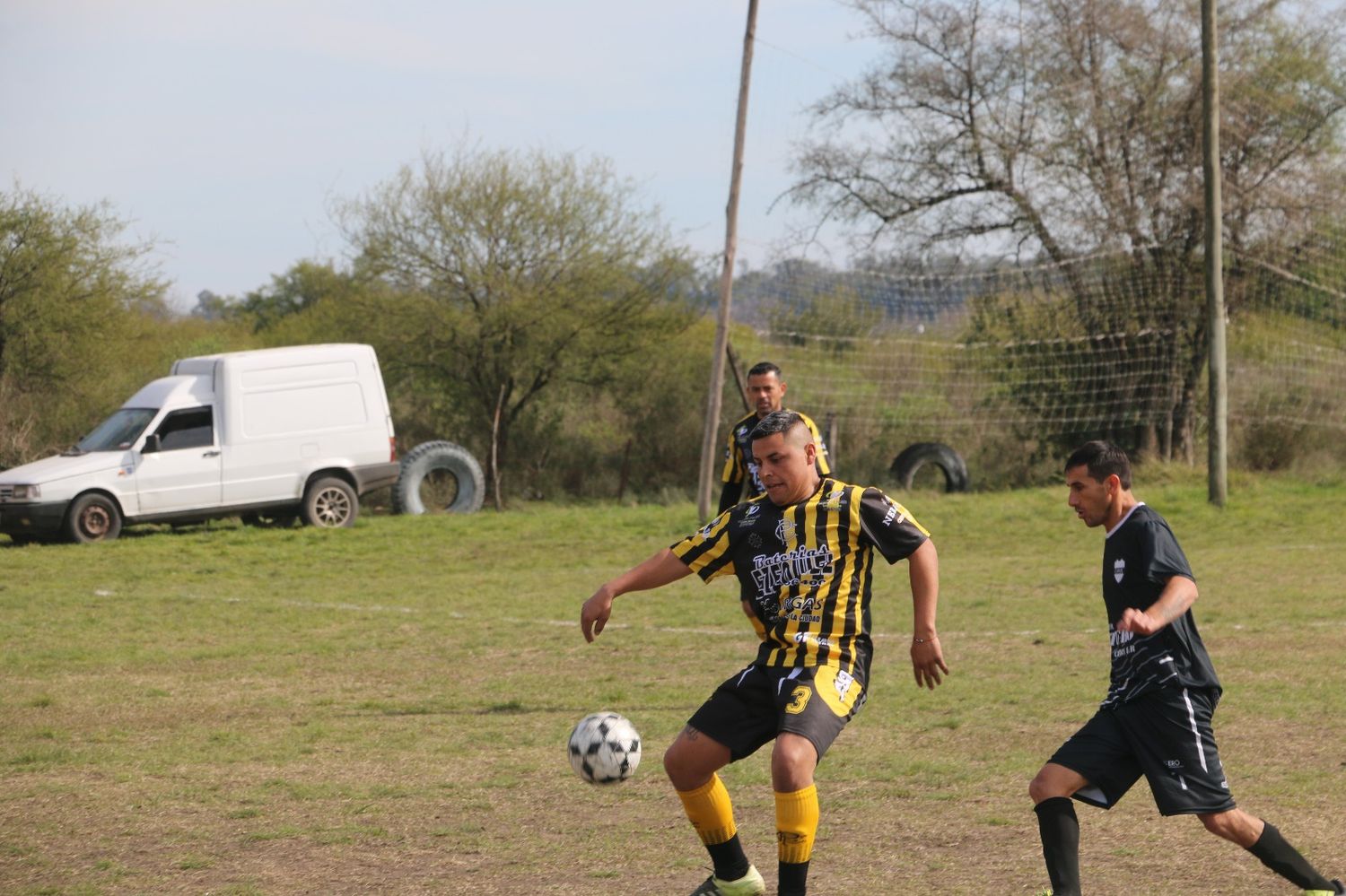 Rodeo ganó y quedó a un paso del título