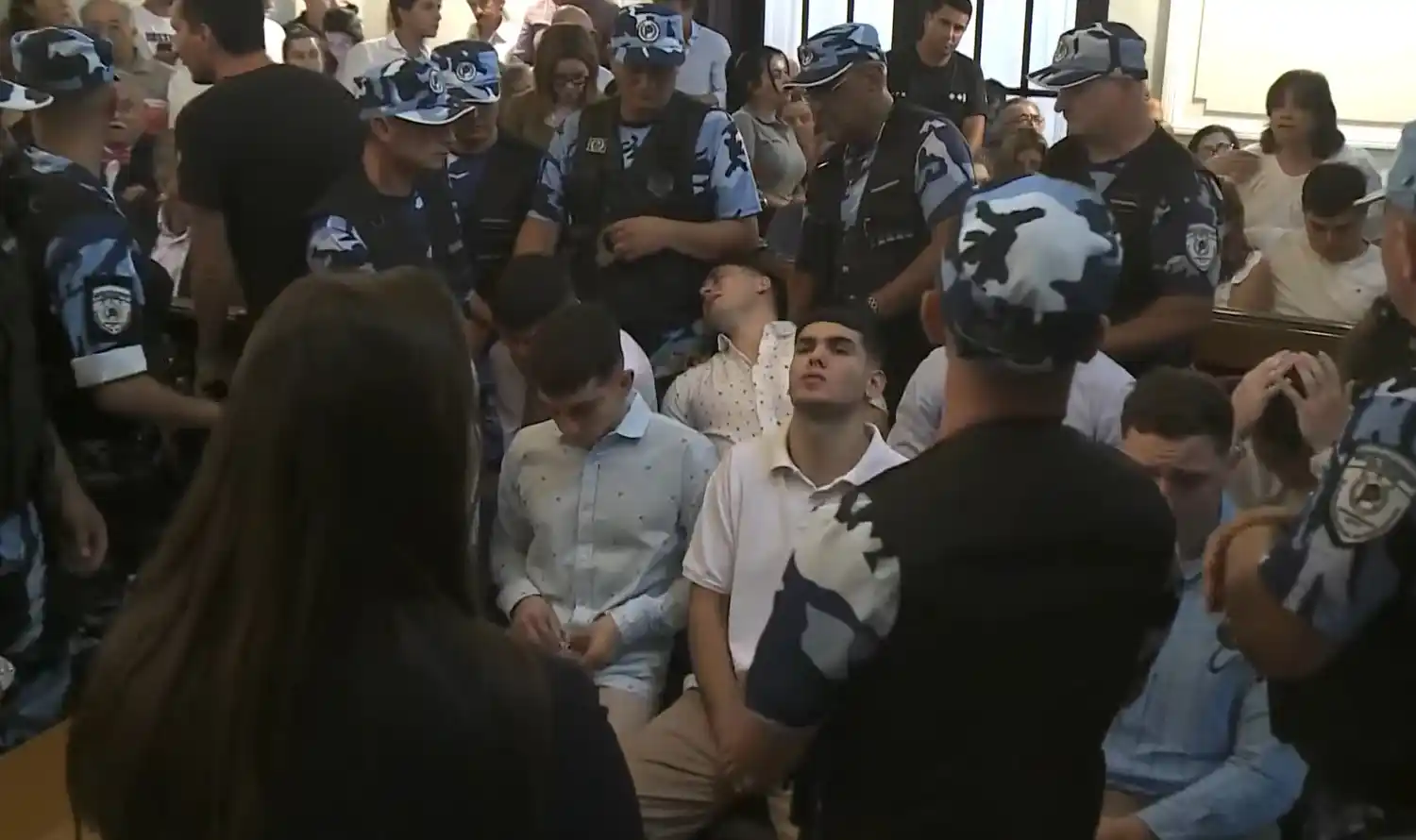 Perpetua para el que pateó a Fernando: Máximo Thomsen se descompensó al escuchar el fallo