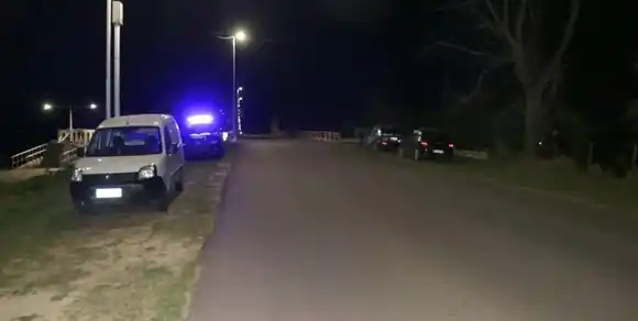 Solicitan colaboración para identificar a un hombre hallado sin vida en un arroyo de Reconquista