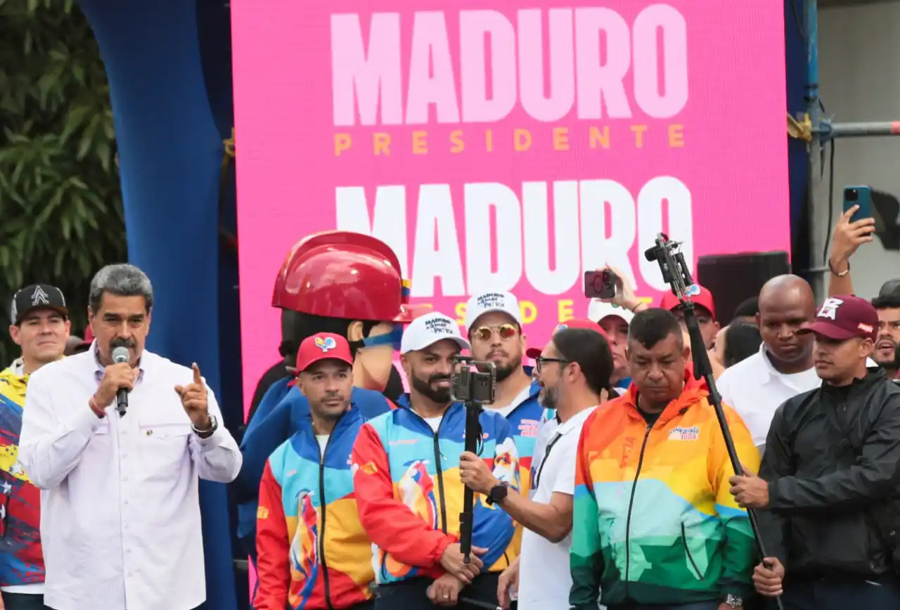 «AQUÍ CABEMOS TODOS y vamos hacia un futuro grande, unidos»:  Maduro a los alcaldes de oposición que lo apoyan (+Video)