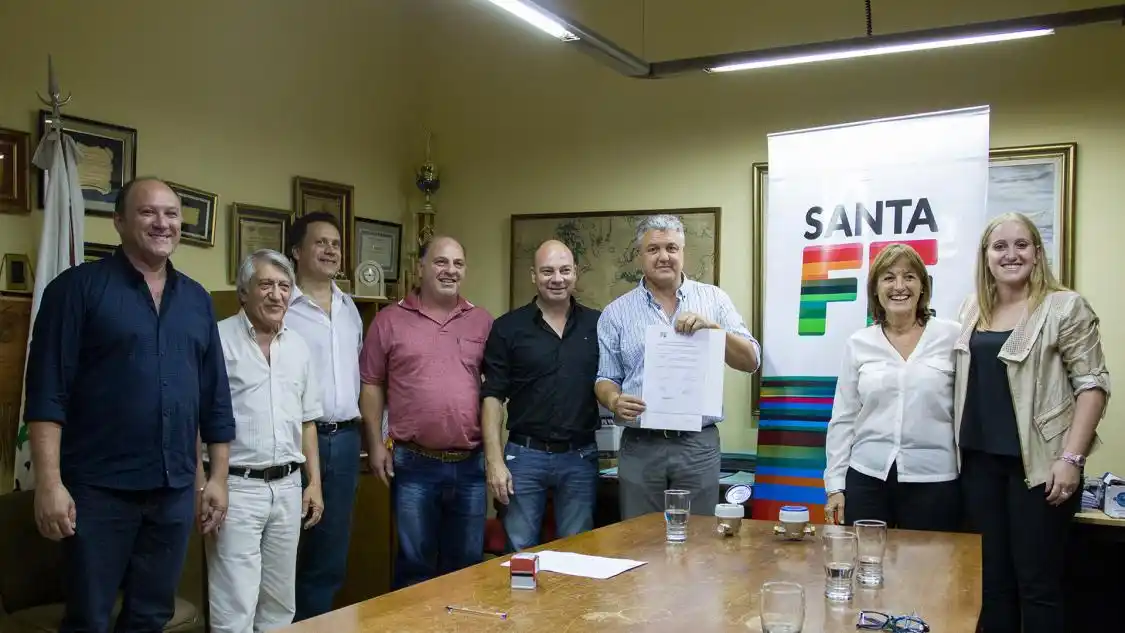 La Provincia entregó medidores de agua potable a Pueblo Marini