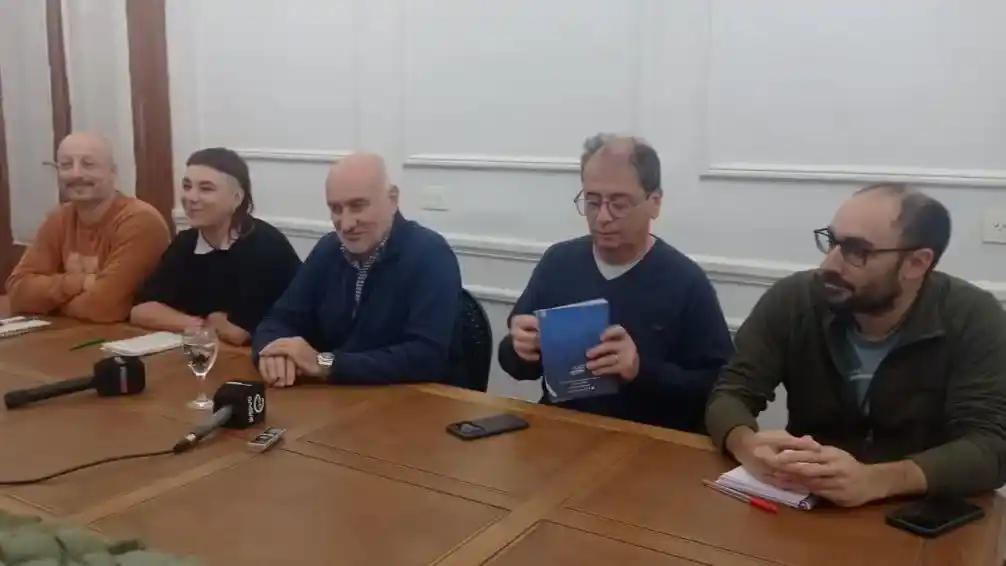 Diferentes gremios que nuclean la Unicen organizan marcha de antorcha