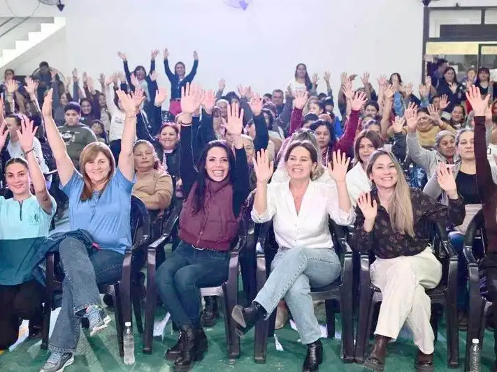 Yanina Insfrán y Paula Cattáneo encabezaron
encuentro de mujeres con amplia participación
