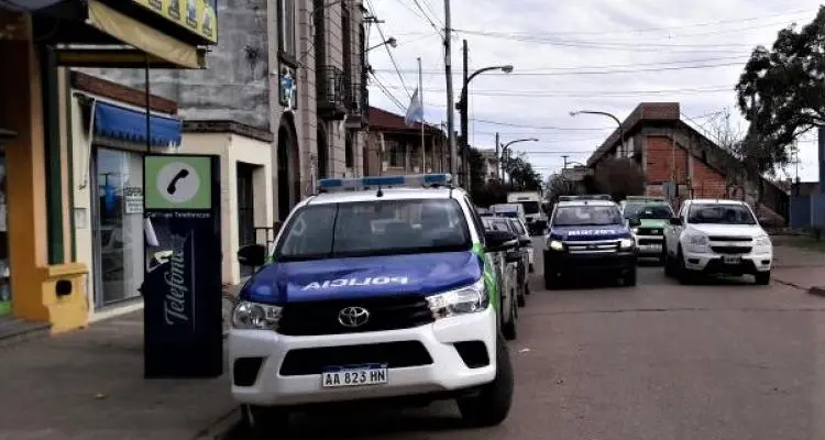 A San Pedro también le tocó entregar un patrullero para el conurbano, a pedido del Gobierno provincial