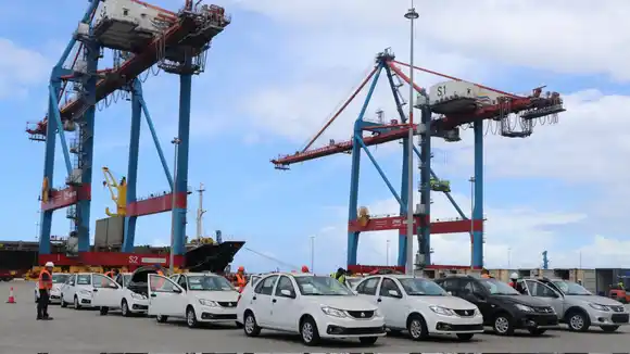 ¿PARA ENCHUFADOS O PARA QUIEN LOS PUEDA PAGAR? Llegan a Venezuela los primeros carros iraníes