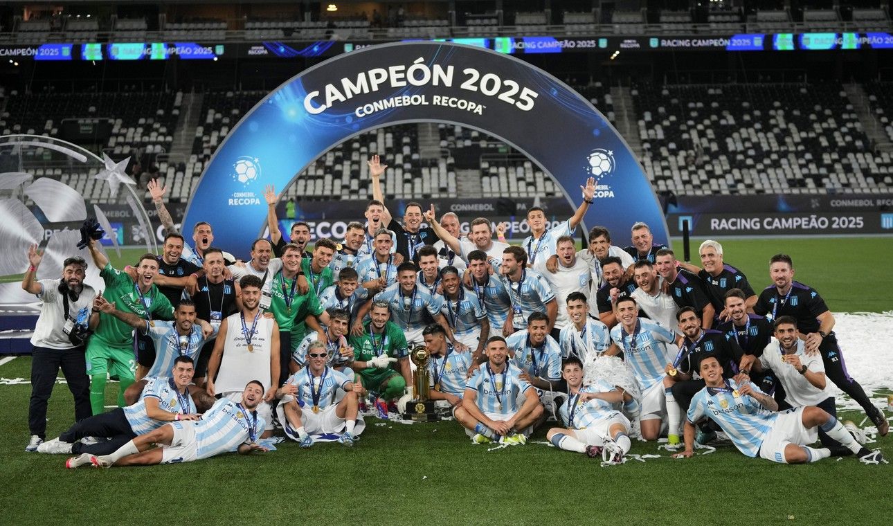 La Academia le ganó a los brasileños por un global de 4-0 y levantó su quinto título internacional.