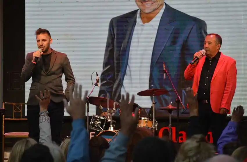 Mirake Tres, los humoristas que regresaron a Espacio Clarín con risas