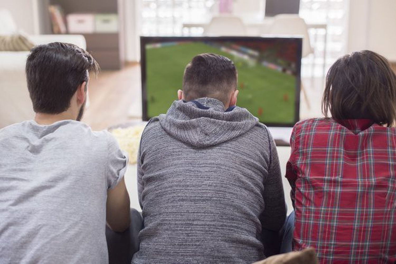 ¡Atención!: ver mucha televisión acelera el deterioro cognitivo
