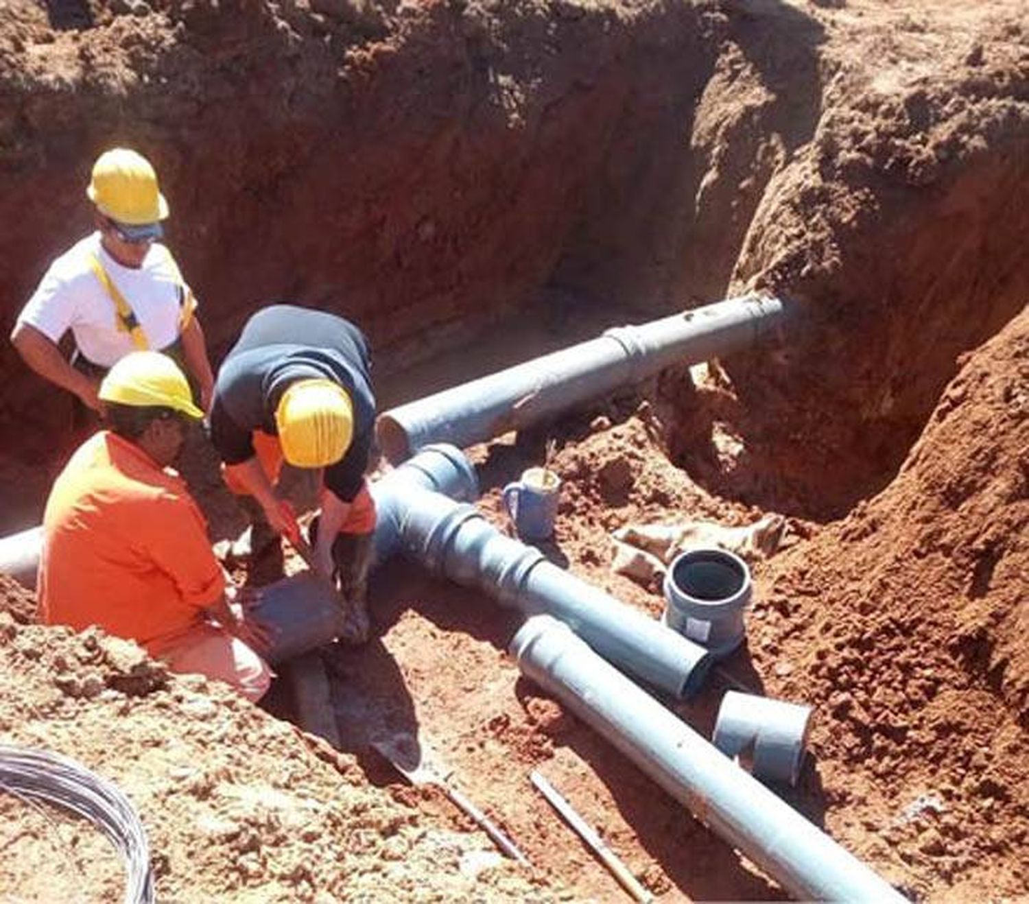 Avanza la construcción de la planta de agua: empalme de la red al nuevo anillado