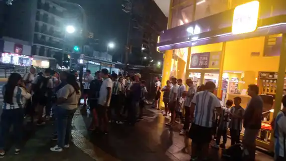 Tras el fallo, la desazón e impotencia del grupo de estafados con tickets para ver a la Selección