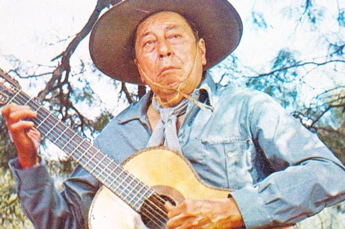 La muestra que homenajea a Yupanqui llegó al Festival  Nacional de Folclore de Cosquín